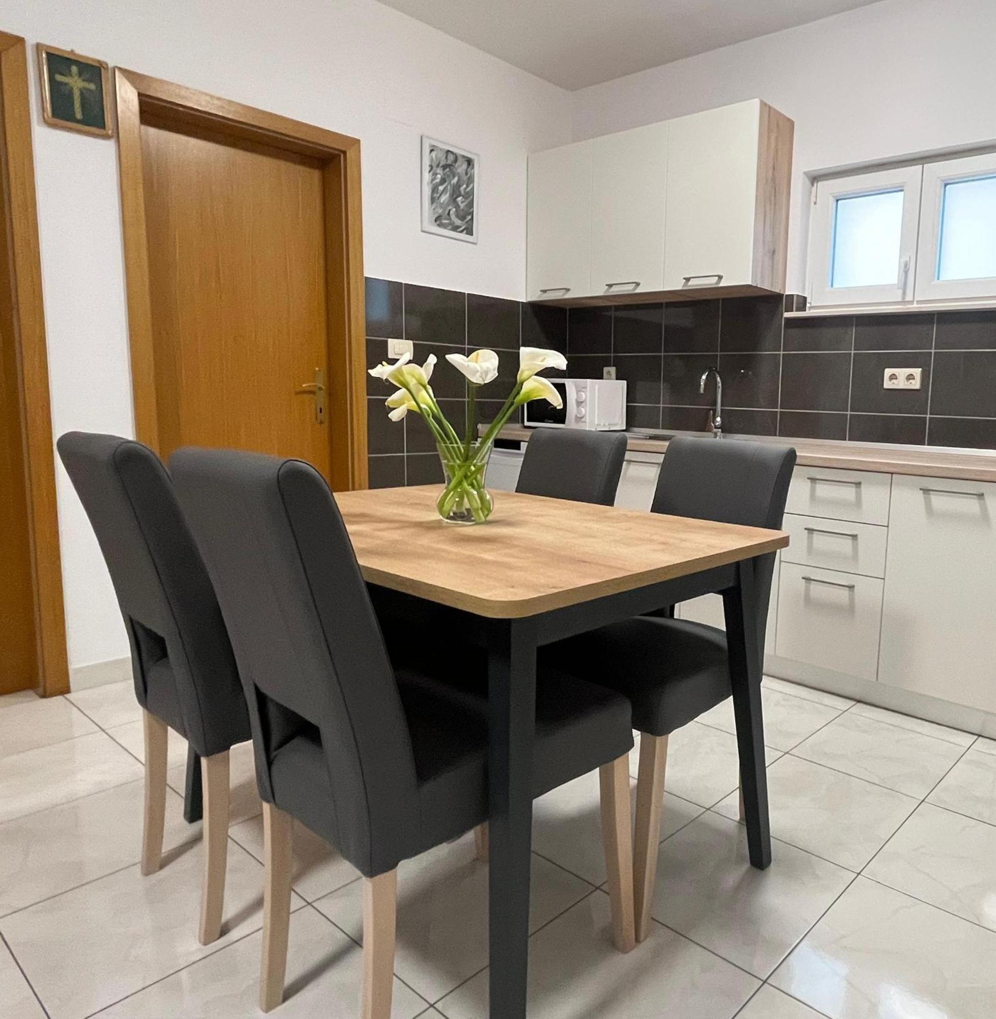 Apartman Krsticevic Metković Exterior foto